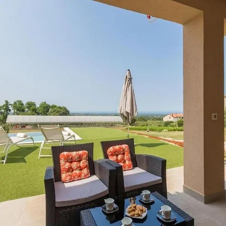 Ornela Apartment